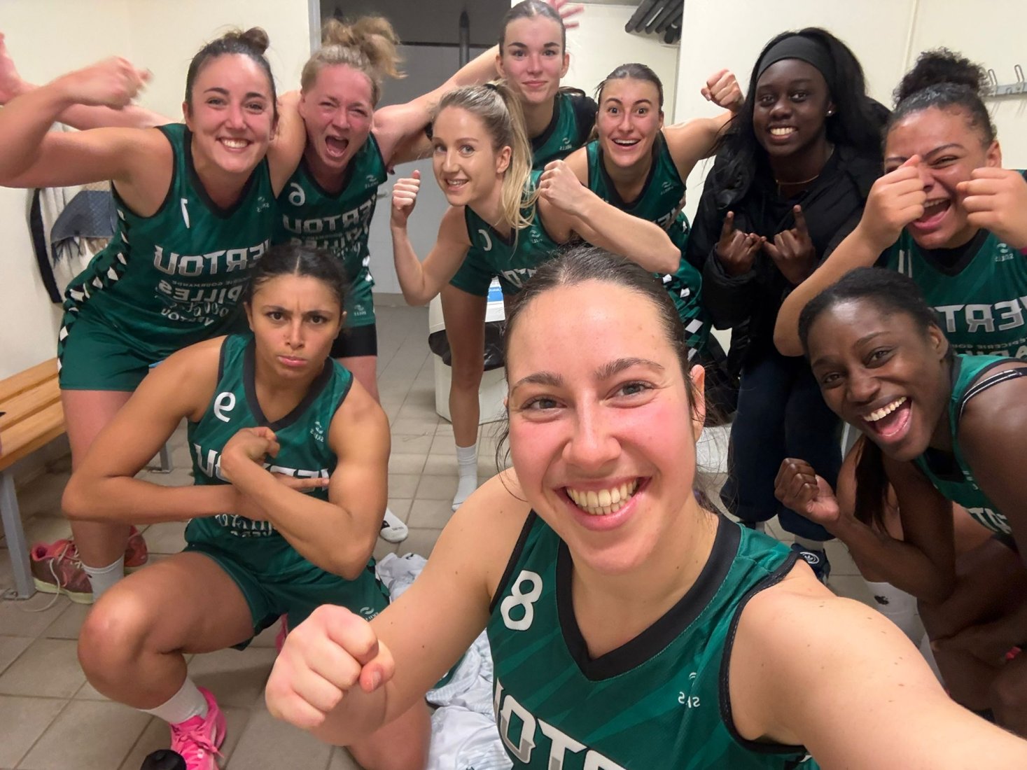 🟢⚪ Exploit majuscule des Seniors 1 Féminines face à Cholet Basket !